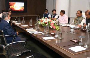 सात सितारा हॉस्पिटैलिटी परियोजनाओं में औरिया ग्रुप के अधिकारी अक्षय कुलकर्णी ने मुख्यमंत्री निवेश पर की चर्चा
