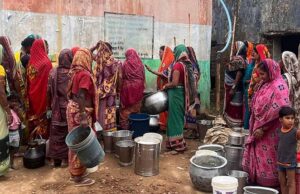 कोतासुरा गांव में पानी की समस्या से जूझ रहे लोग, घंटों लाइन में खड़े होने को मजबूर