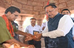 कवर्धा के फणिनागवंशी राजाओं द्वारा नागर शैली में निर्मित हैं मुख्यमंत्री ने शिवमंदिर, शिव व हनुमान मंदिर के किए दर्शन