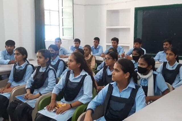 school_student6A_106_1-2.jpg
