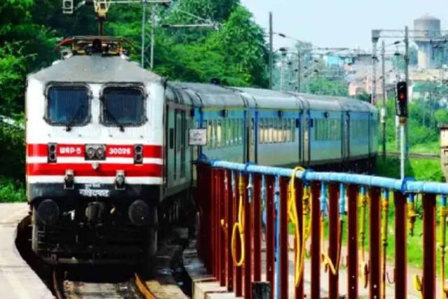 train-15.jpg