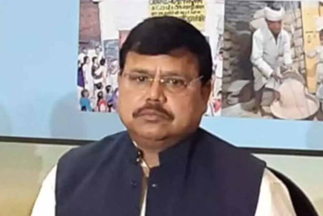 Pradyuman_Singh_Tomar_194_1.jpg