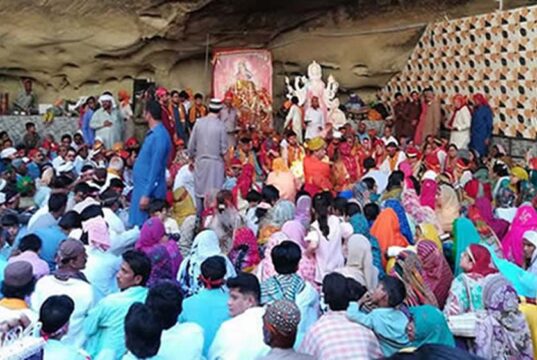 पाकिस्तान में जुटे 3 लाख हिंदू, हिंगलाज मंदिर में मनाया गया उत्सव; जानें इसका इतिहास