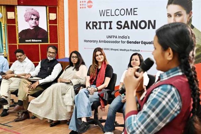 kriti_senon.jpg