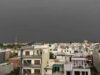 लखनऊ में तूफान का कहर: दिन में छाया अंधेरा, सैकड़ों पेड़ गिरे