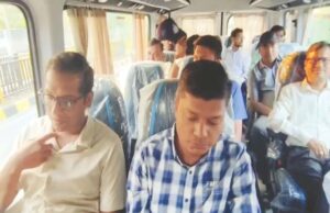 PM मोदी और CM यादव की अपील का असर: उज्जैन में अधिकारी ट्रैवलर बस से पहुंचे, 6750 का सफर सिर्फ 250 रुपये में