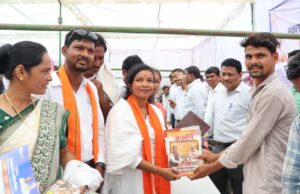 रायपुर : समाधान शिविर कुटरु में उमड़ा जनसैलाब- तपती धूप में भी दिखा शासकीय योजनाओं के प्रति ग्रामीणों का भारी उत्साह