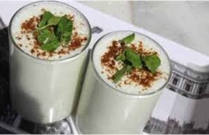 गर्मी से राहत: पुदीना और गुड़ की लस्सी बनाएगी शरीर को अंदर से ठंडा और तरोताजा