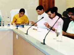विकास कार्यों में देरी बर्दाश्त नहीं, उद्योग मंत्री देवांगन ने अधिकारियों को दिए सख्त निर्देश