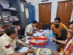 बिलासपुर में कबाड़ माफिया की VIP एंट्री! थाने में बैठकर चाय पीते तस्वीर वायरल