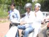 प्रधानमंत्री के आहवान पर लग्जरी कार छोड़ इलेक्ट्रिक स्कूटी से मंत्रालय पहुंचे ऊर्जा मंत्री तोमर