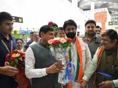 डुमना एयरपोर्ट पर मुख्यमंत्री डॉ यादव का आत्मीय स्वागत.