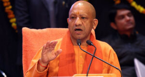 योगी सरकार की संवेदनशील पहल: चाइल्ड हेल्पलाइन ने 5 महीने के मासूम को मां की गोद वापस दिलाई