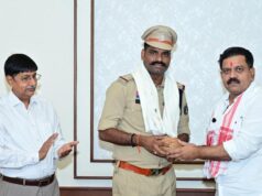 रायपुर : शौर्य चक्र से सम्मानित वीर जवानों से मिले उप मुख्यमंत्री विजय शर्मा