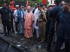 अलीगढ़ से सीधे अग्निकांड स्थल पहुंचे मुख्यमंत्री योगी