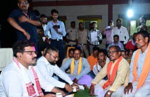 रायपुर : किसकोड़ो, जहां कभी लगती थी नक्सलियों की चौपाल, वहीं उप मुख्यमंत्री शर्मा ने लगाई जनचौपाल