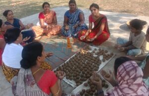 सीड बॉल बनाकर प्रकृति संरक्षण की अनूठी पहल, हरित जशपुर के निर्माण पर जोर