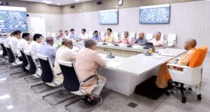 योगी सरकार तीन तलाक और एसिड पीड़िताओं को देगी आवास योजना का लाभ