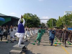अंतर्राष्ट्रीय योग दिवस पर 15 हजार से अधिक श्रमिकों ने किया सामूहिक योगाभ्यास