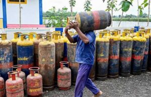 कमर्शियल सिलिंडर पर केंद्र का बड़ा फैसला, गैर-घरेलू पैक्ड LPG से हटे सभी प्रतिबंध