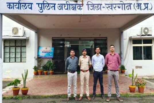 “सेफ क्लिक 2.0” अभियान में जागरूकता के साथ राहत भी दे रही मध्यप्रदेश पुलिस