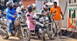 ₹32 लीटर पेट्रोल-डीजल का कमाल! देश में ईंधन ने बनाया नया रिकॉर्ड, एवरेज भी 60 KM तक