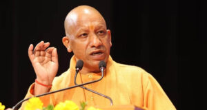 अयोध्या में CM योगी का सपा-कांग्रेस पर हमला, बोले- ‘हनुमानगढ़ी की सीढ़ियों पर नमाज पढ़वाने का पाप क्यों कराया?’