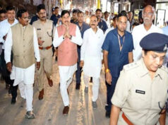मुख्यमंत्री डॉ. यादव ने शहर का भ्रमण दो पहिया वाहन और पैदल चल कर किया