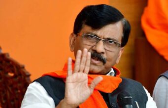संजय राउत का दावा, फडणवीस जा सकते हैं दिल्ली महाराष्ट्र में बदलाव संभव