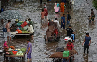 Weather Update: 10 हजार KM लंबा बादलों का कारवां बंगाल की खाड़ी की ओर, जल्द झमाझम बारिश के आसार