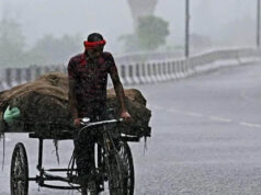 Weather Alert: गुजरात से जम्मू-कश्मीर और यूपी तक IMD का रेड अलर्ट, कई जिलों में भारी बारिश की चेतावनी
