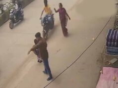 CG News: चलती स्कूल वैन का गेट खुला, सड़क पर गिरा मासूम; बड़ा हादसा टला