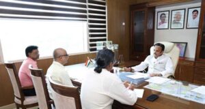 सुषेण योजना का विस्तार सभी सामुदायिक स्वास्थ्य केंद्रों तक करने के लिए आवश्यक व्यवस्थाएँ करें: उप मुख्यमंत्री शुक्ल