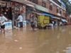 चित्रकूट में उफनी मंदाकिनी, रामघाट की सभी सीढ़ियां डूबीं; दुकानों में घुसा पानी, SDRF तैनात