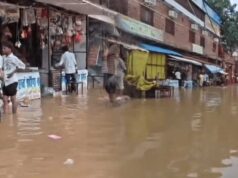 चित्रकूट में उफनी मंदाकिनी, रामघाट की सभी सीढ़ियां डूबीं; दुकानों में घुसा पानी, SDRF तैनात