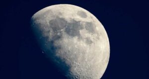 चांद पर भी जिंदा रह सकते हैं धरती के माइक्रोब्स! NASA की स्टडी में बड़ा खुलासा