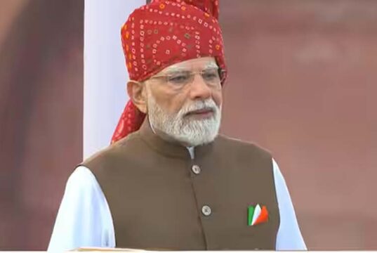 लाल किले से PM मोदी का ‘दिमागी नक्सल’ वार, विपक्ष ने बोला तीखा हमला
