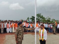 कर्रेगुट्टा पर पहुंची बस्तर तिरंगा यात्रा, उप मुख्यमंत्री विजय शर्मा ने फहराया तिरंगा