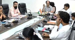 बिलासपुर कलेक्टर सख्त, पाठ्यपुस्तकें नहीं लेने वाले निजी स्कूलों को जारी करें नोटिस
