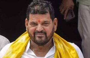 बृजभूषण शरण सिंह को कोर्ट का नोटिस, महिला पहलवानों ने दी बरी होने को चुनौती
