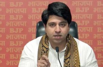 हिजाब विवाद में कांग्रेस पर बरसे पूनावाला, बोले- अपने ही वोटबैंक को ठोक दिया