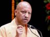 सीएम योगी सख्त, बोले- छोटी घटनाओं पर भी DM-SP तुरंत मौके पर पहुंचें