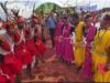 सेवा संकल्प अभियान में कलेक्टर ने ग्रामीणों संग किया मांदरी नृत्य